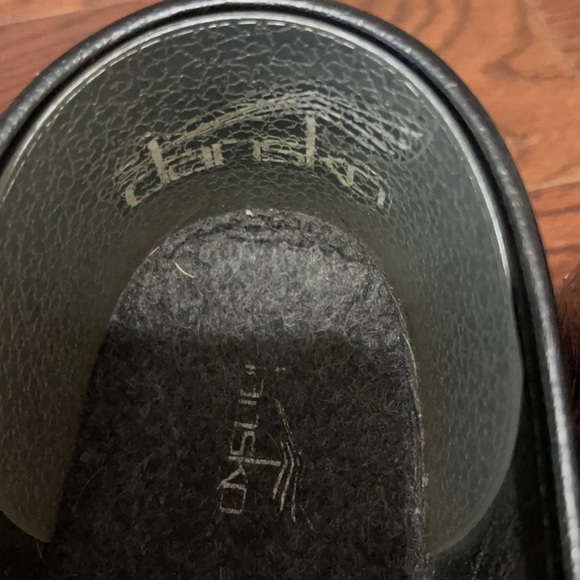 Embossed Dansko Clogs Size 40 (9.5/10) - Picture 2 of 6